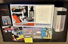 Nintendo NES Action Set Console Bundle Zapper Controllers Games Manuals Box
