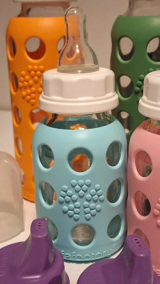 LifeFactory Paquete de 4 Biberones de Silicona de Vidrio Set Púrpura Verde 4oz y 9oz. Foto 3 de 4