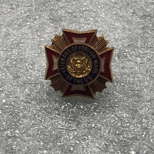 Veterans Of Foreign Wars US Lapel Pin Red White Blue Enamel Gold Tone VINTAGE