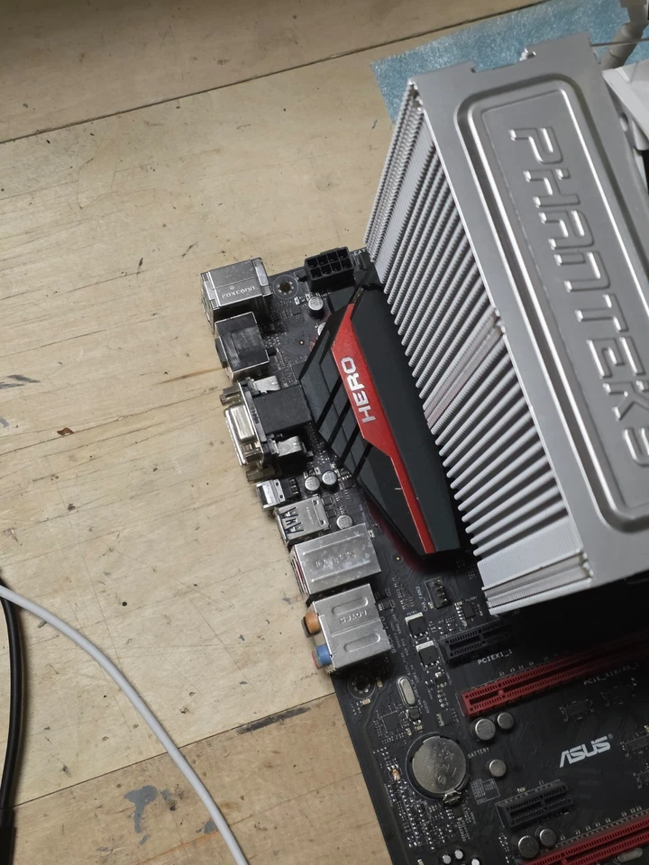 ASUS ROG MAXIMUS VII HERO Motherboard LGA1155 w/i7-4790K + 32GB Corsair RAM - Image 4 of 4