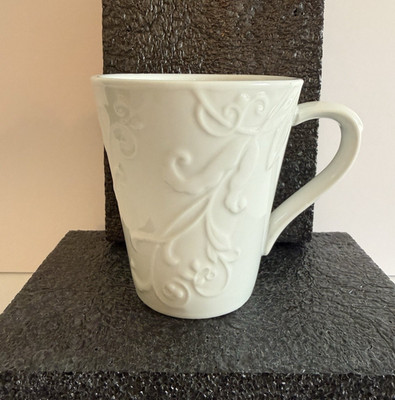 Corelle Coordinates Coffee Cup Mug 10 oz Porcelain Bella Faenza White Embossed