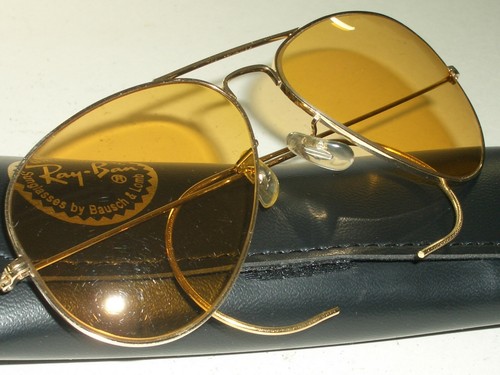 1960s CIRCA 58mm VINTAGE B&L RAY BAN WRAP-AROUNDS AMBERMATIC AVIATOR SUNGLASSES - Picture 5 of 12