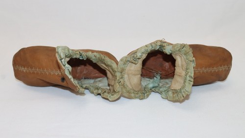 Antique Victorian Brown Leather Baby Bootie Shoes with Lace Trim - Picture 9 of 10