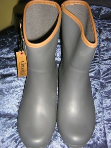wide width short rain boots