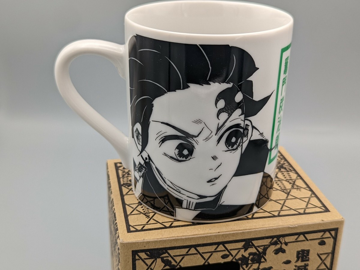 Demon Slayer Tasse – Mit Tanjiro Hanafuda-Ohrring-Griff, Offiziell Lizenziert, 400 Ml Keramik