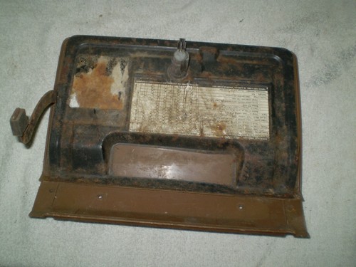 1970-81 Firebird Trans Am Glove Box Door Assembly without AC Original GM Used - Picture 5 of 7