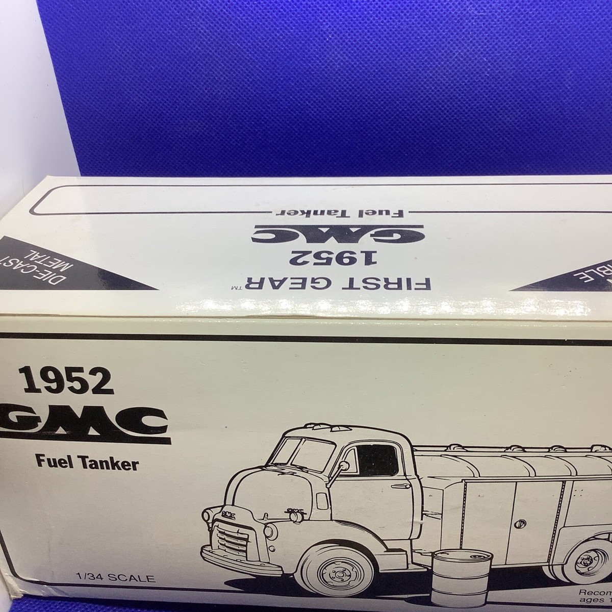 1ST GEAR 1:34 SCALE DIECAST 1952 GMC FUEL TANKER TRUCK VALVOLINE