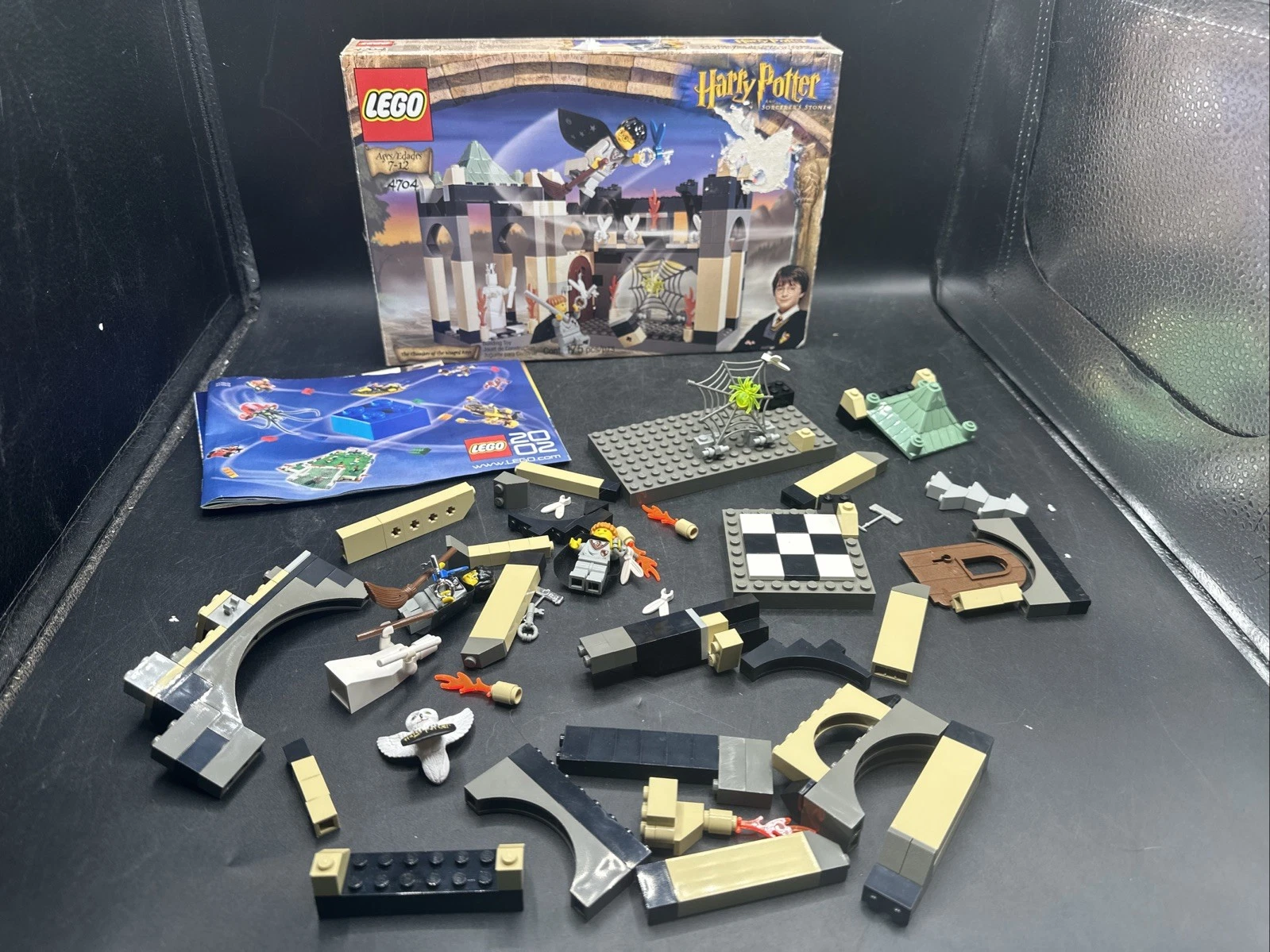 Vintage 2001 Harry Potter Chamber Winged Keys Lego 4704
