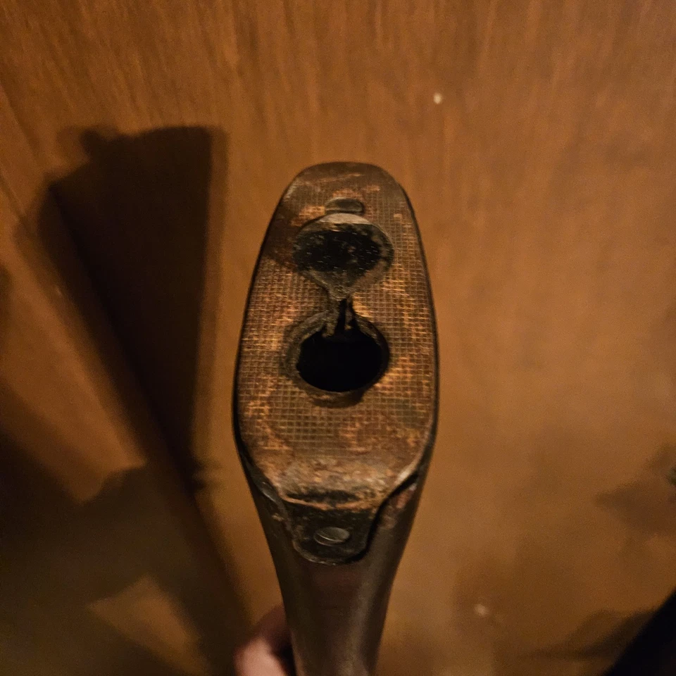 DE COLECCIÓN ANTIGUO STOCK ORIGINAL CON PLACA TRASERA PISTOLA/PIEZAS DE RIFLE MILITAR?  Foto 3 de 4