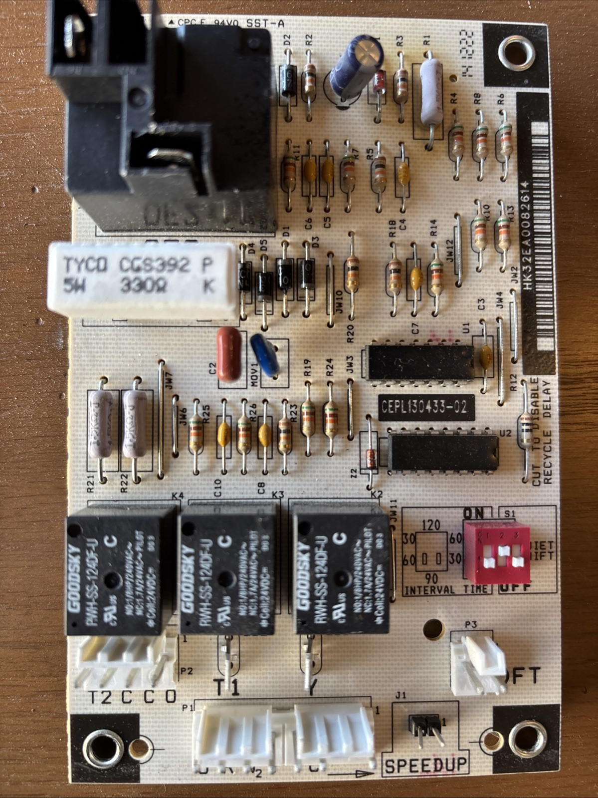 Carrier Heat Pump Model HK32EA0082614 for Efficient Home Heating