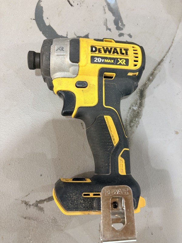 DEWALT DCD996 20V Max XR 1/2 In. Hammer Drill/Driver 20v