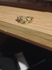 UNCAS 250 Gold Ring With Green And Clear Ston...