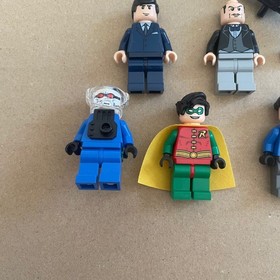 [LEGO] Batman 7783 Batcave Penguin Mr Freeze Figures