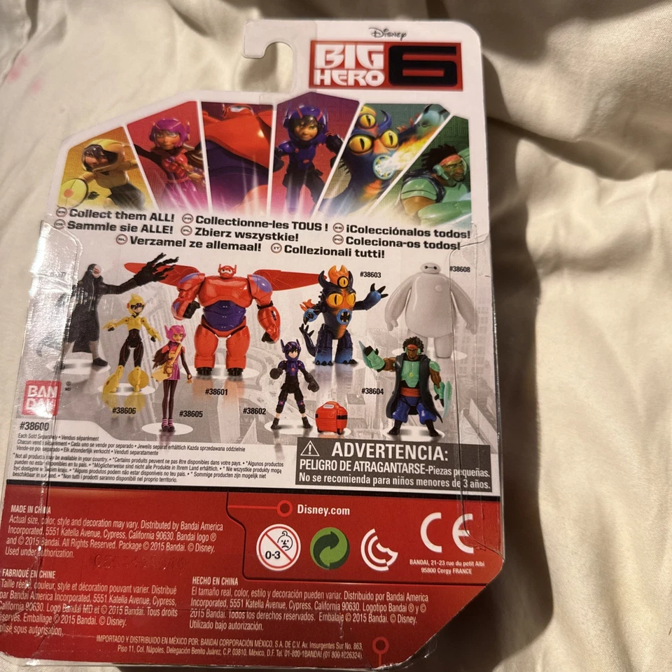 Figura Disney Big Hero 6 Six White BAYMAX & MOCHI 2015 Bandai 4" de alto Foto 2 de 4