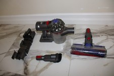 Dyson SV11 Hard Floor Cordless Vacuum Cleaner w/Power Head 112232 TESTED WORKING