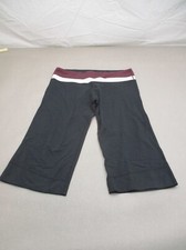 Lululemon Size 8 Womens Black Stretch Mid Rise Pull On Athletic Yoga Capri 557