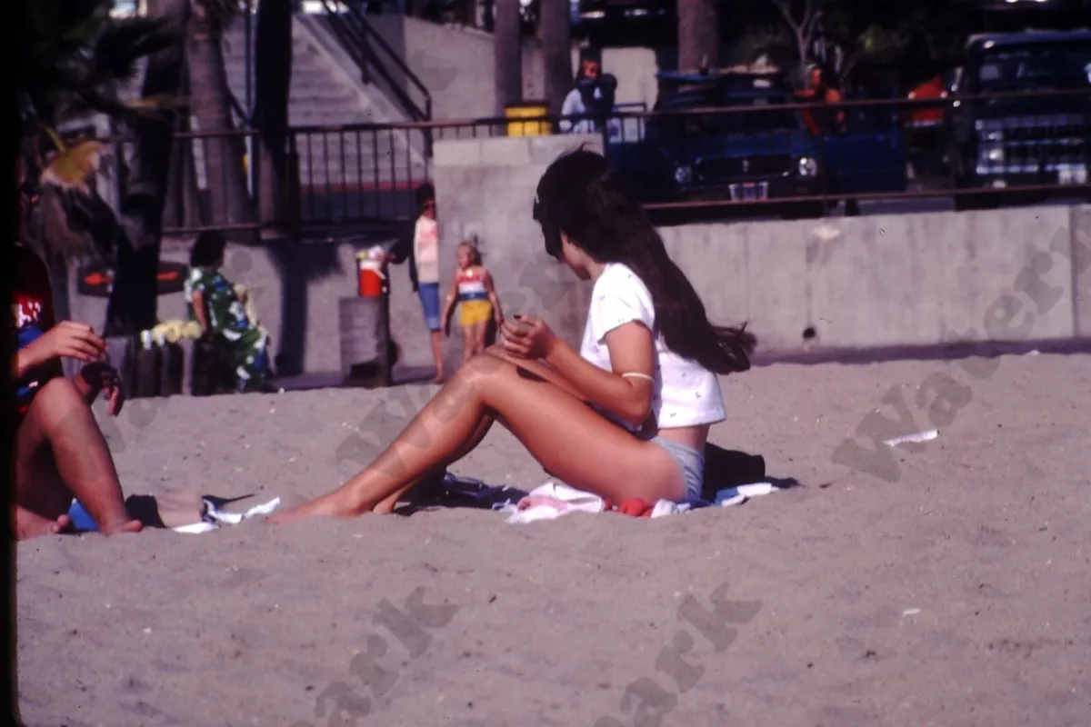 1980s pretty girl in bikini beach voyeur candid Original SLIDE Hh18 | eBay