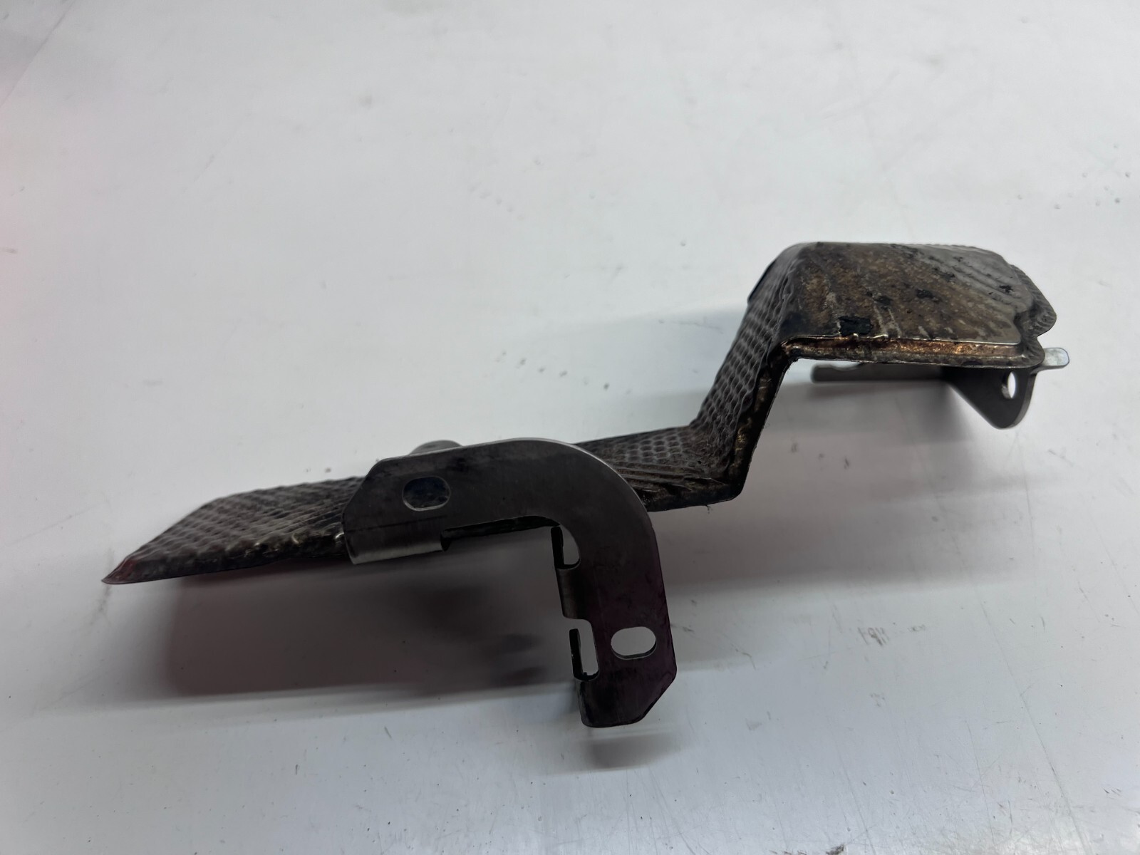 LAMBORGHINI AVENTADOR REAR RIGHT PASSENGER RH SUSPENSION BRACKET OEM 470599504