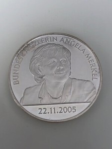 Medaille Bundeskanzlerin Angela Merkel 2005 Einigkeit Und Recht U Freiheit M 282 Ebay