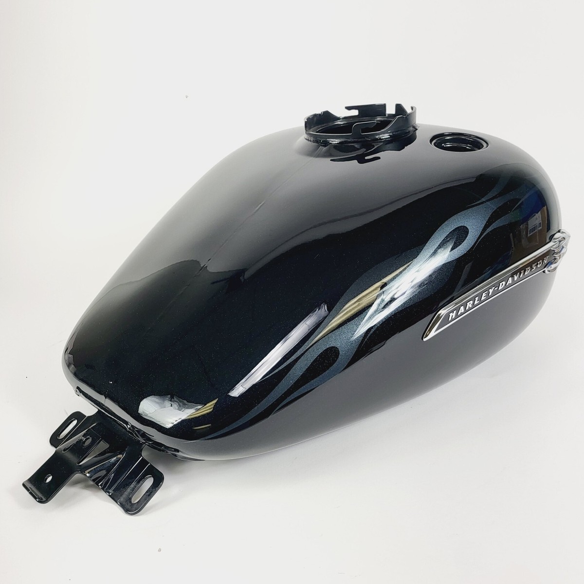 Harley Davidson ブラック　ガソリンタンク NEW in box OEM Harley Davidson Touring FLTRXS Fuel Tank