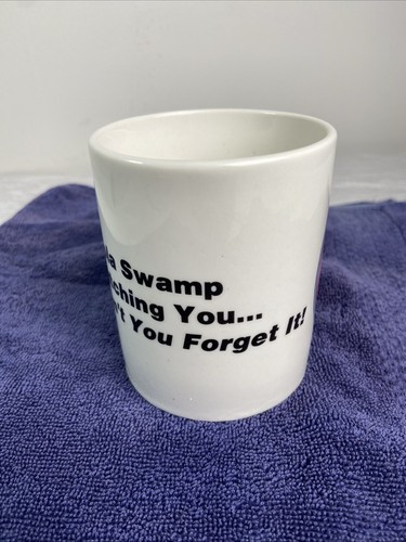 Viola Swamp ti sta guardando e non dimenticarlo illustratore. Tazza da tè caffè 1984 - Foto 2 di 8