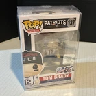 Funko Pop! Vinyl New England Patriots Tom Brady #137 Super Bowl + Pop Protector
