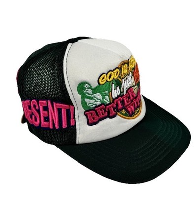 Better With Age - God Is Alive Trucker Cap bestickt