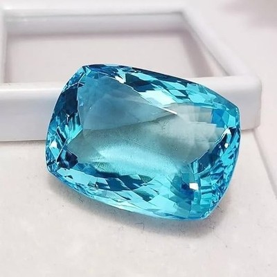 Stunning Ocean Blue Aquamarine 92.36 Carat Cushion Cut Loose Gemstone