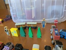 Thomas  Friends Wooden Train Lot w/ Engines, Cars  Accessories Trees Figures