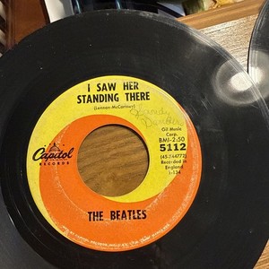 Vintage 1960's DISK-GO-CASE Avocado Green 45 Record Holder W/59  60s/70s Hits