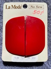 VINTAGE MID CENTURY BELT BUCKLE, LA MODE 4640 RED PLASTIC 2.9" WIDE, NOS