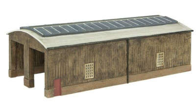 Graham Farish 42-0035 Scenecraft Wooden Carriage Shed 'N' Scale 1:148 Model -T48