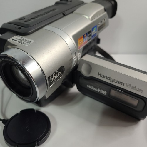 Sony Handycam CCDTRV608 Video Hi8 Camcorder 560x Steady Shot Night