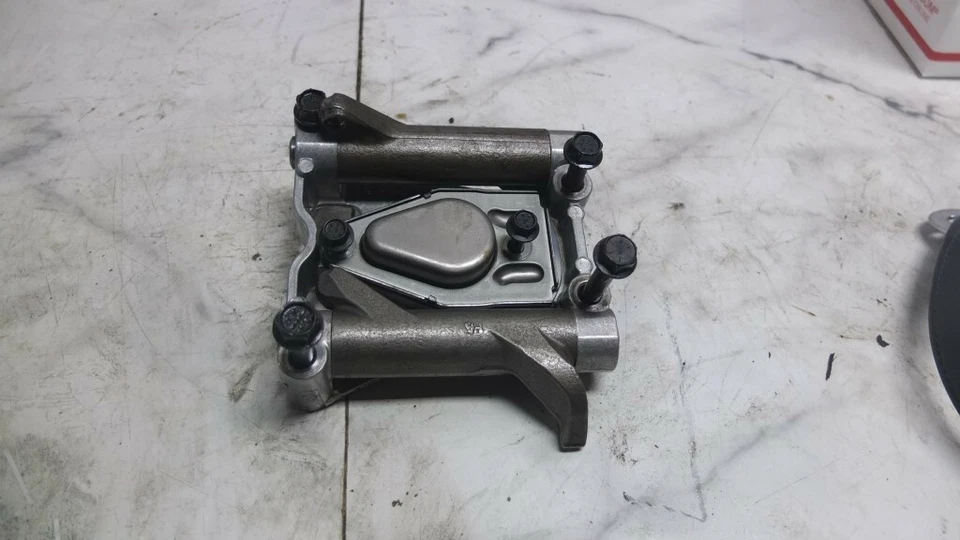 15 Harley Davidson FLTRXS Road Glide Special Front Rocker Arms Box - Image 2 of 4