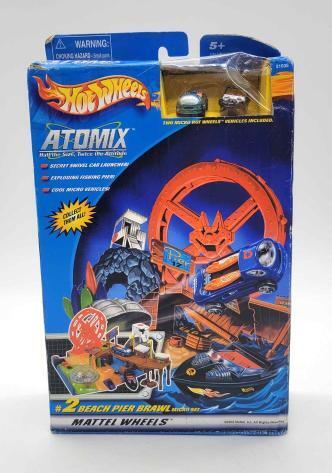 Hot Wheels Atomix 2 Beach Pier Brawl Micro Set Decora II Speed Boat Mattel NEW