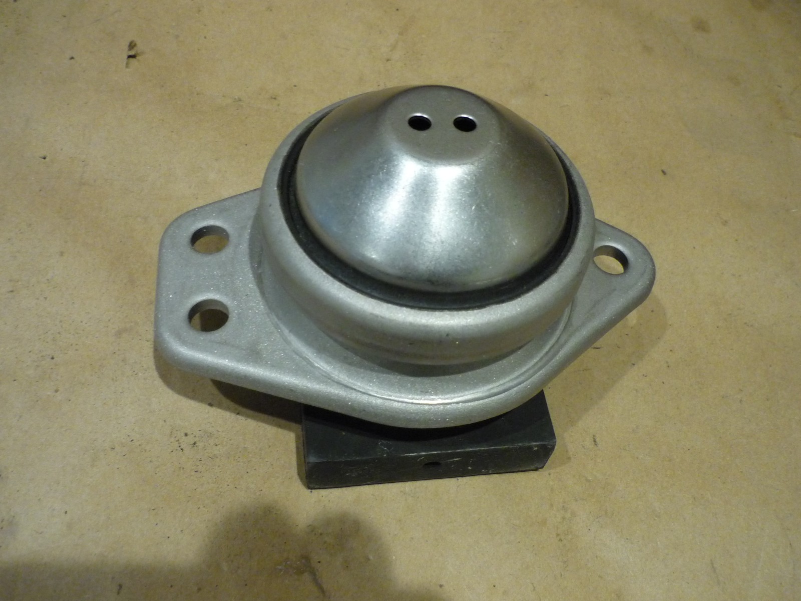 Ferrari 458, 812, F12, FF, Others -RH Flexible Engine MountIng (NEW)- P/N 259756