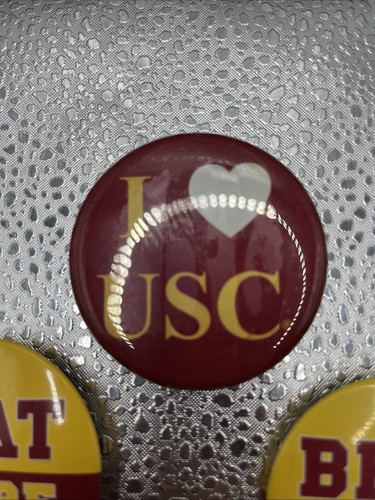 Lot of 4 USC Trojans “Beat” Pinback Buttons University of Southern California - Picture 4 of 7