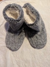 Soft Faux Fur Slippers with Sherpa Interior WM 8-9
