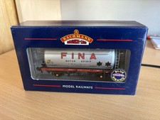 Bachmann 45 tonne TTA Tank Wagon 'Fina' Silver ,37-582, OO Gauge, UNUSED NEW