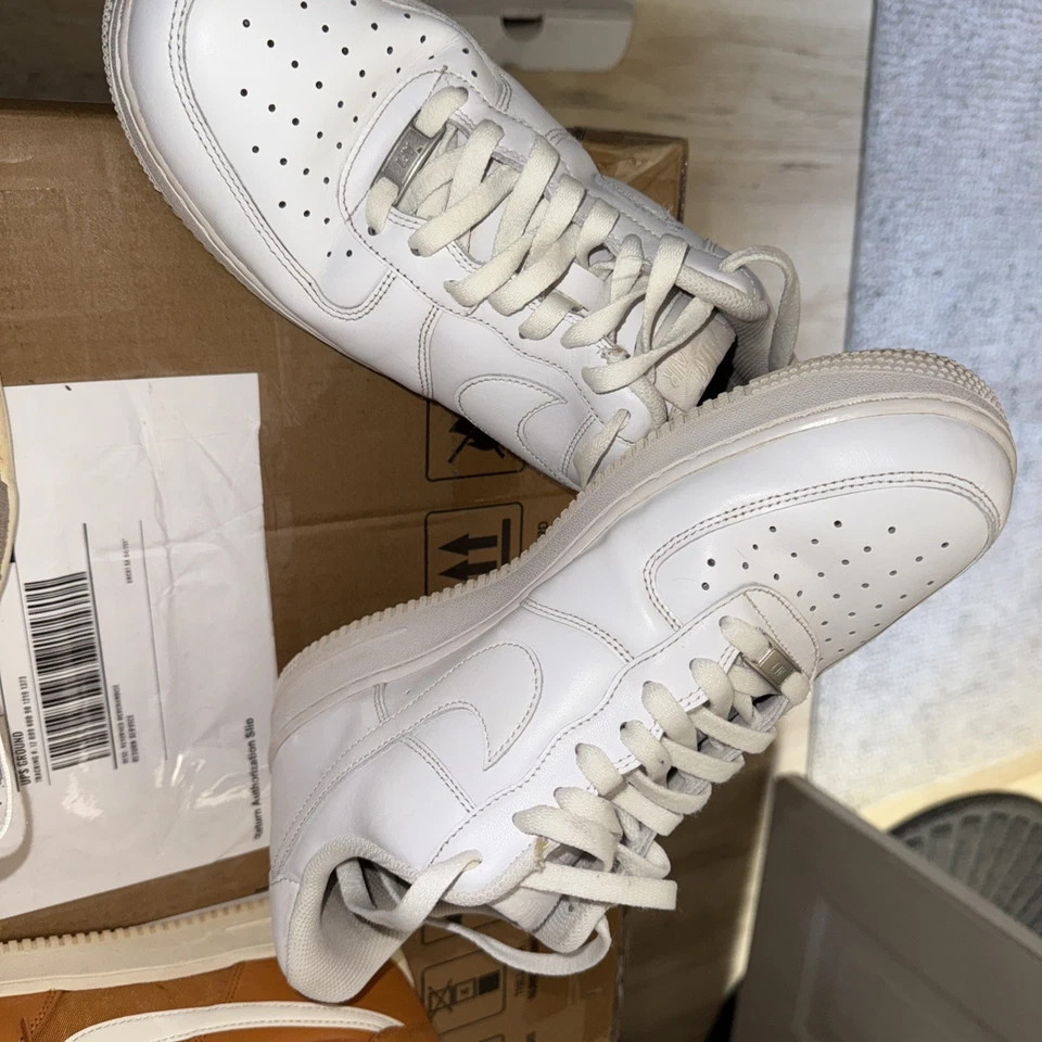 Nike Air Force 1 Talla 10.5 Color Blanco Foto 4 de 4