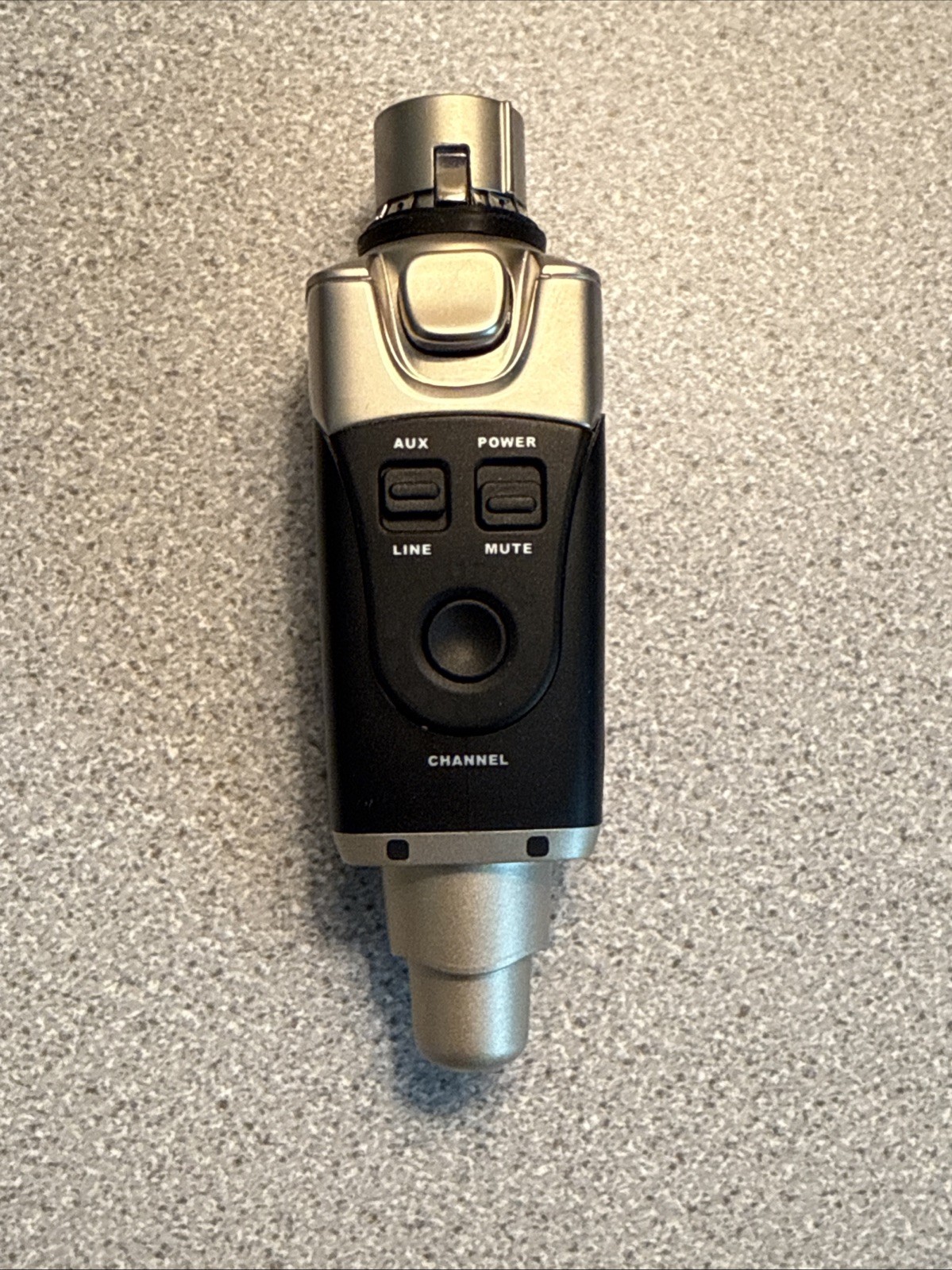 Xvive U45 In Ear Wireless System (5.8GHz) with Hard Case and cables!