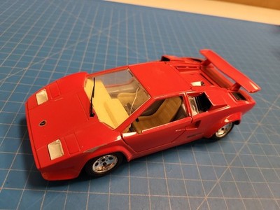 Bburago Lamborghini Countach 1988 1/24 Scale Diecast Model Car Red Made In Italy