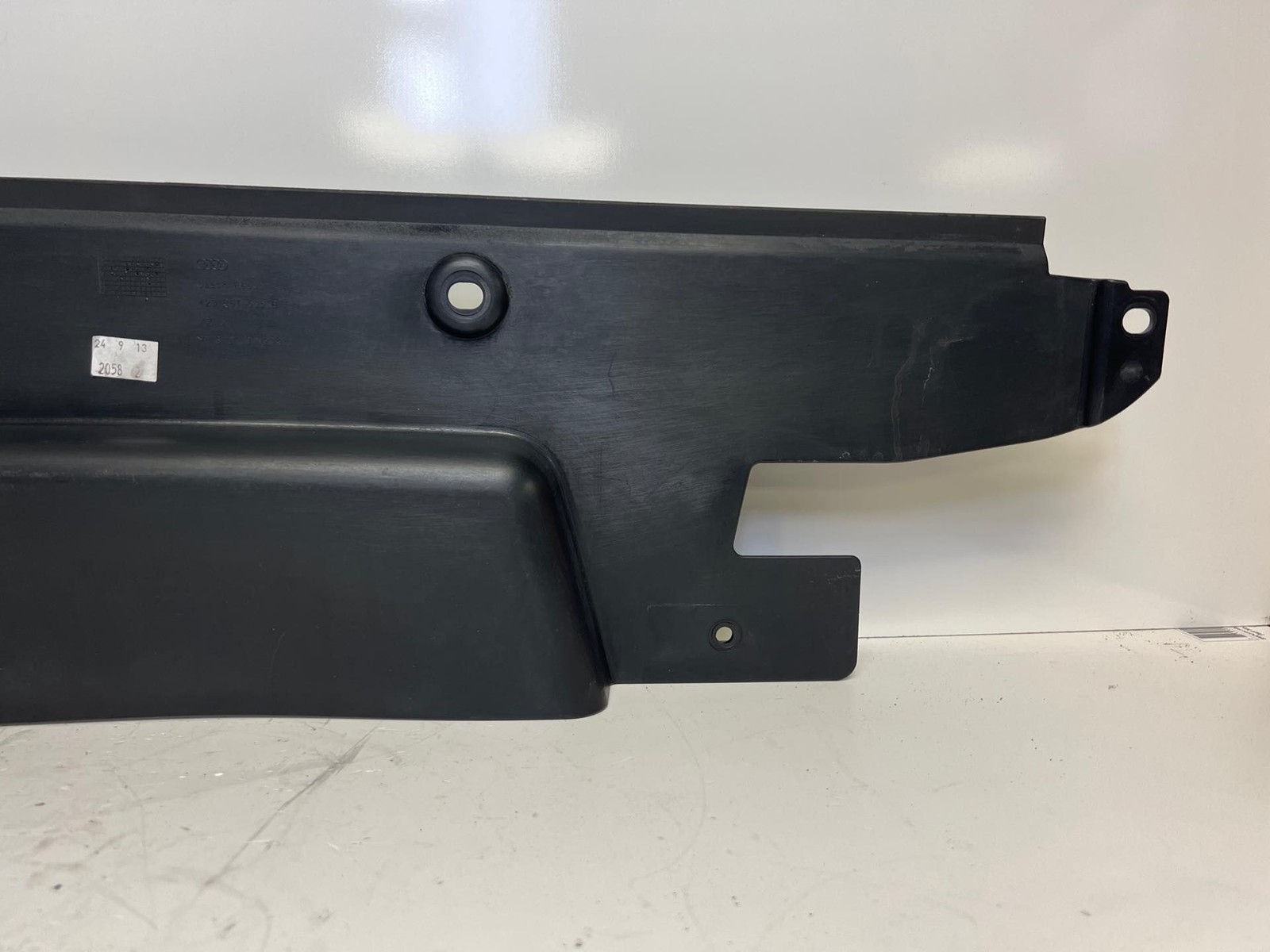 2008-2015 Audi R8 4.2L Engine Bay Area Cover Front Panel 420863505B (MK)
