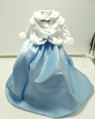 Gone With the Wind Tonner Scarlett O'Hara  16'' Sewing Circle Outfit