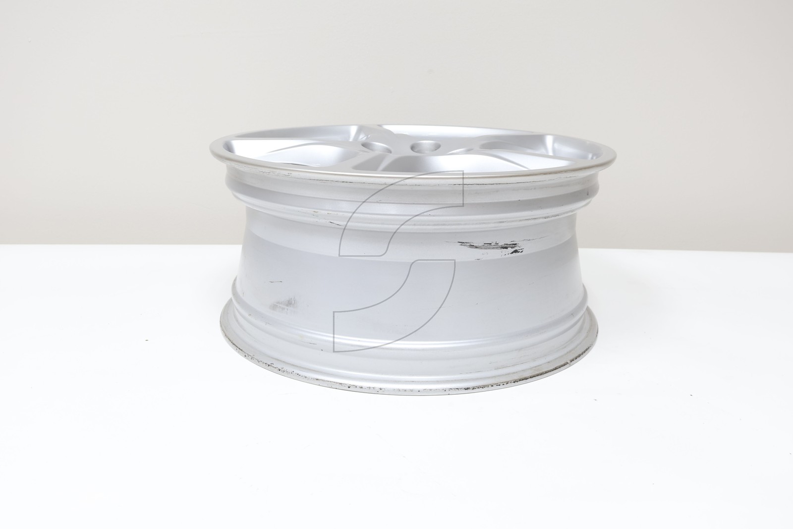 FEU-194186-A5 FRONT WHEEL RIM 8JX18 Ferrari - Used Parts USED