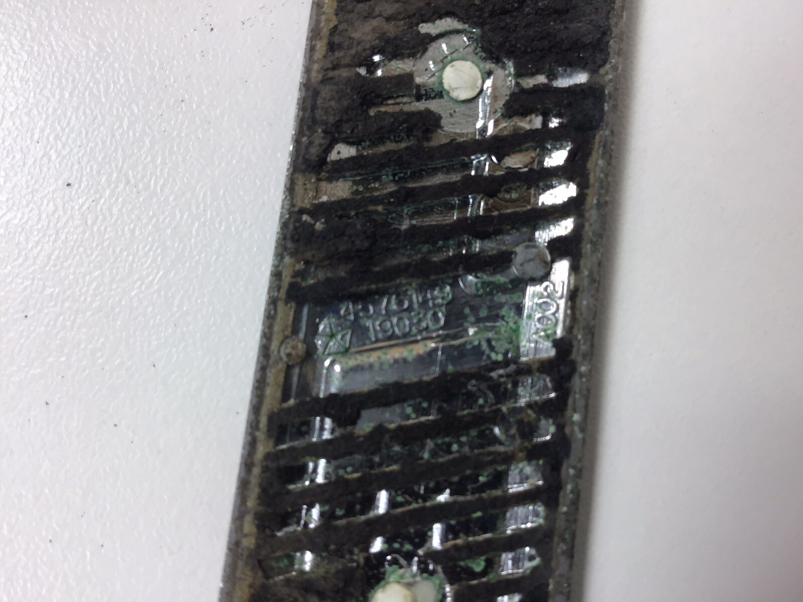 91-95 CHRYSLER DODGE LE EMBLEM CARAVAN PLYMOUTH VOYAGER NAMEPLATE 4576149 19030