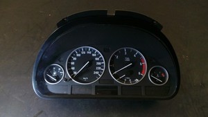 Y8365 BMW E39 530d 525d Automatik Instrumenten Kombiinstrument Tacho VDO 6914914