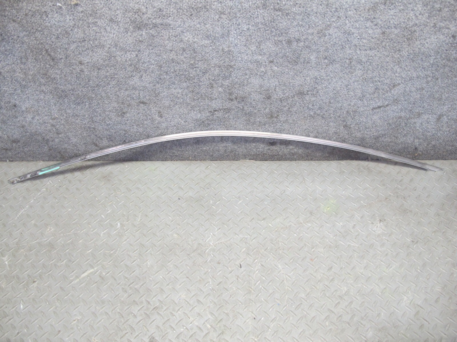 2006-2012 BENTLEY FLYING SPUR FRONT LEFT DOOR WINDOW CHROME TRIM MOLDING SET