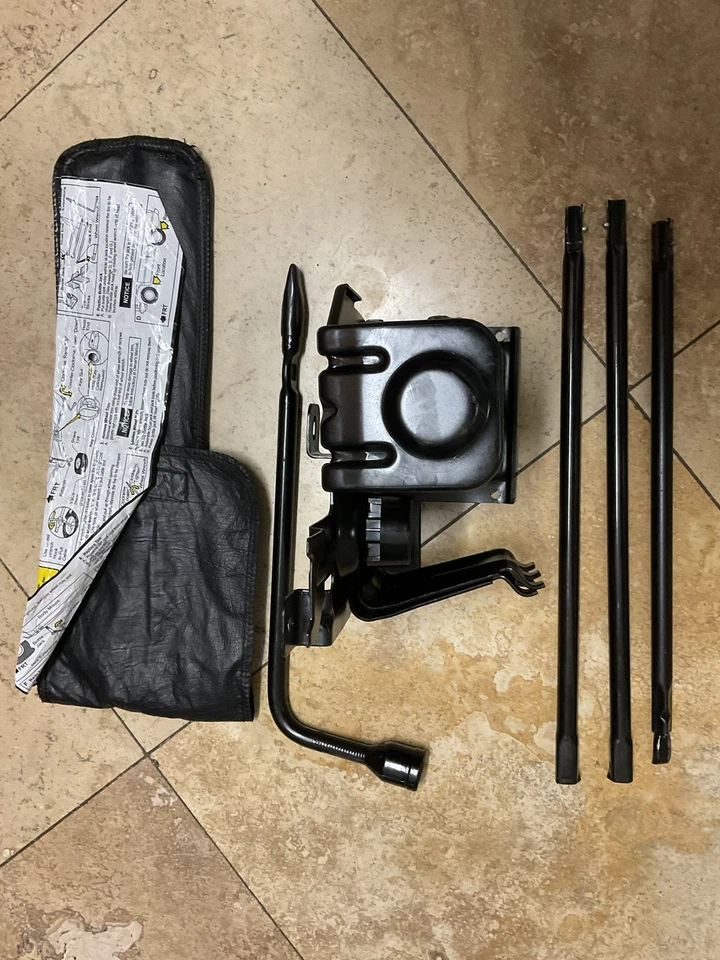 04-05-06-07-08-09-11-12 Chevrolet Colorado GMC Canyon Neumático Jack Herramientas OEM Foto 3 de 4