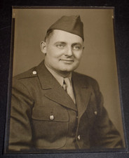 1940's WWII ORIGINAL US ARMY SOLDIER'S PORTRAIT 5"x 7"
